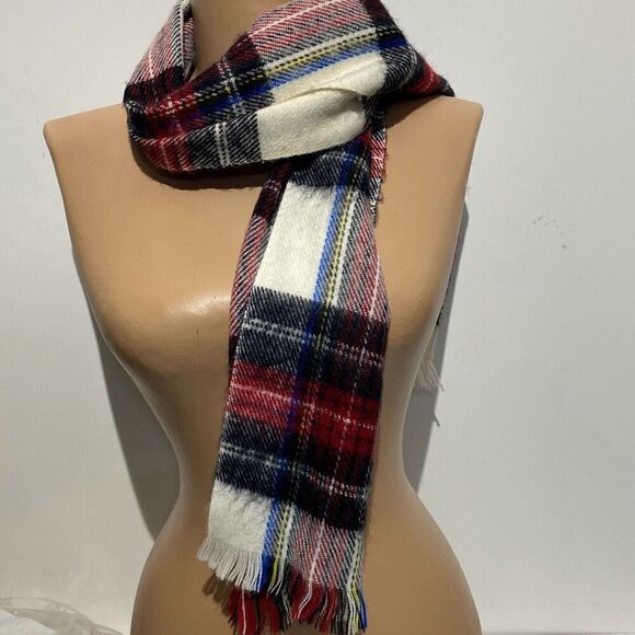 Cashmore Women's Multicolor Plaid 100% Acrylic Fringe Wrap Scarf One Size - Picture 2 of 4